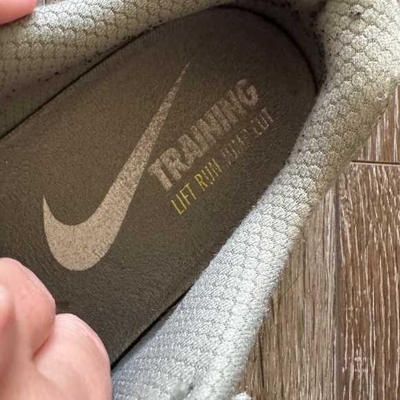 NIKE METCON 3 Training Shoes - DARK STUCCO/METALLIC SILVER-PALE GREY Size 12 - Picture 3 of 5